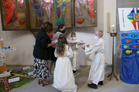 Feier der 1. Heiligen Kommunion in Sankt Crescentius (Foto: Karl-Franz Thiede)